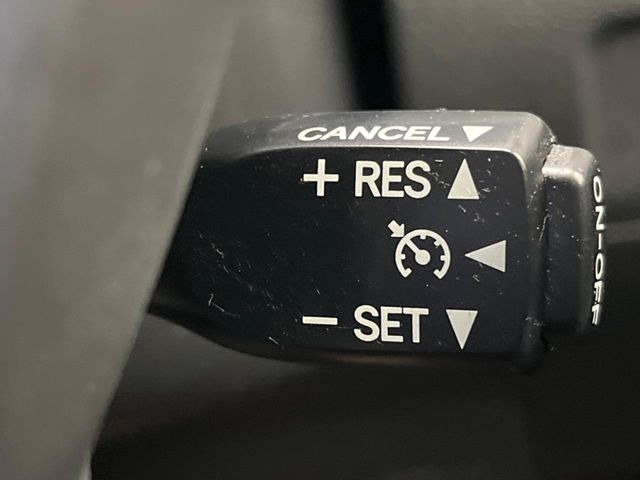 �y�N���[�Y�R���g���[���z�������H�����N���N���s�B�A�N�Z���𗣂��Ă���葬�x�ő��s���ł��A�������^�]���̕��S���y��!�����E�������ȒP�ȃX�C�b�`����Œ����ł��܂��B