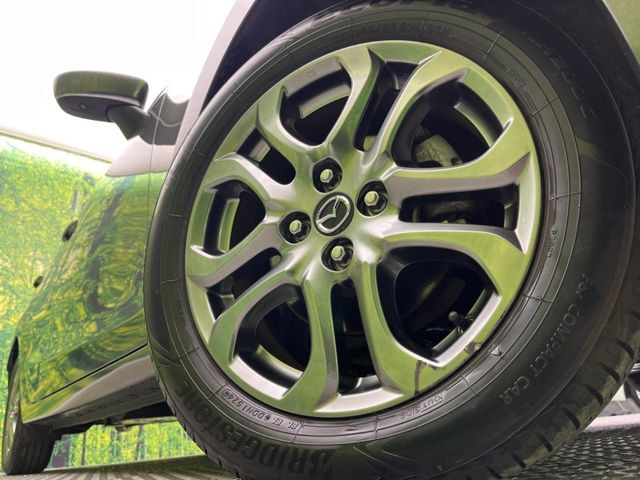 �y����16�C���`�A���~�z�C�[���z�O�ςɃ}�b�`���������A���~�z�C�[���𑕒����Ă���܂��B�e��ЊO�A���~�z�C�[����A�X�^�b�h���X�^�C�����戵�����Ă���܂��B���񂲑��k����������