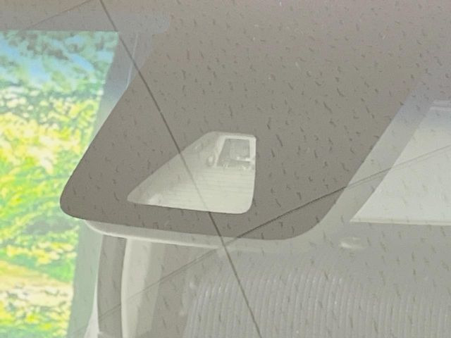 �y�X�}�[�g�A�V�X�g�z���s���ɑO���̎ԗ�����F�����A�Փ˂������Ȏ��͌x��ƃu���[�L�ŏՓˉ���Ɣ�Q�y�����A�V�X�g�B�����S�Ƀh���C�u�����y���݂��������܂��B