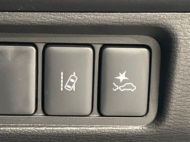 �y�O�He-Assist�z���s���ɑO���̎ԗ�����F�����A�Փ˂������Ȏ��͌x��ƃu���[�L�ŏՓˉ���Ɣ�Q�y�����A�V�X�g�B�����S�Ƀh���C�u�����y���݂��������܂��B