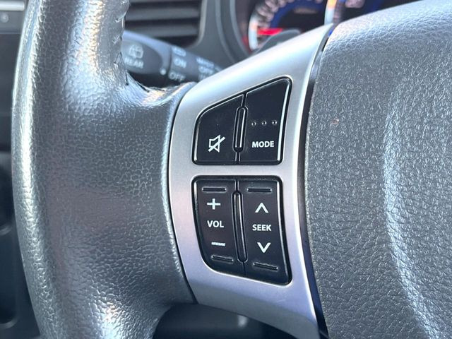 �y�X�e�A�����O�X�C�b�`�z�^�]���A�O������ڐ������炷���ƂȂ��A�I�[�f�B�I���̑��삪�\�ȕ֗��@�\!���S&���K�ȃh���C�u�����o���Ă���܂���