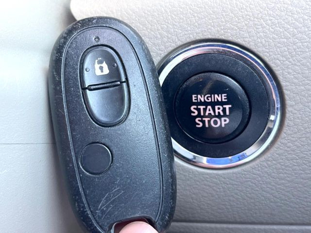 �y�L�[���X�X�^�[�g�V�X�e���z�J�o����|�P�b�g�ɓ��ꂽ�܂܂ł��h�A�̎{���E�������\�ȃX�}�[�g�L�[�𑕔��B�G���W���̃I���E�I�t�����J�M�����o���K�v����������Ƃ��Ă��֗��ł���