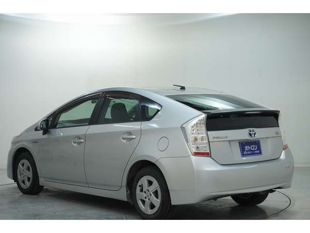 プリウス1.8 L