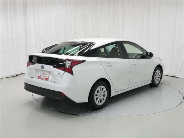 プリウス1.8 S E-Four 4WD