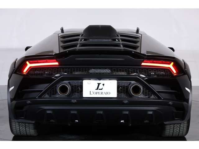 �Z���^�[�}�t���[���̗p���邱�ƂŃG���W���̃p���[�𒼐ړ`���A�͋����s���T�E���h�Ɣ�������p�𗼗��B���s�̋��������o�ƒ��o�ő̊��ł��܂��B