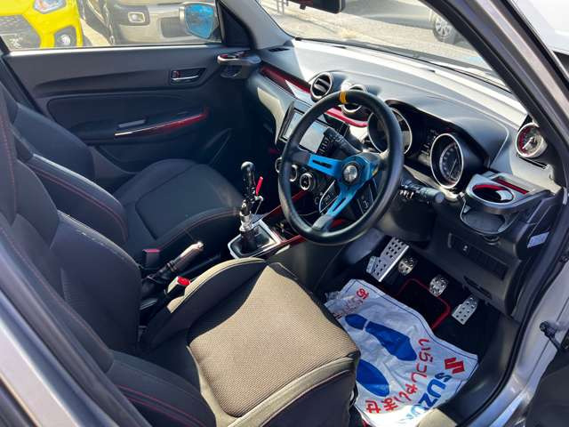 �󏭌���Z�C�t�e�B�񑕒�HKS�^�[�r��220�n�̓R���v���[�g�J���z�p�[�c�����t�O�I�[�i�[��������蔲���Ďԗ���ȏ�ɍ��zSPL�p�[�c�����؂�Ȃ��قǕt���Ďd�グ�����������Ȗ{�C��1��p�[�c300���ȏ�t���Ă܂�TEL