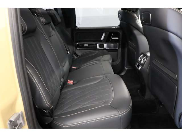 ���A�V�[�g�́A�����Ԃ̈ړ��ł��㎿���𑹂Ȃ�Ȃ����ʂȋ�ԁB�ґ�ȑf�ނƎd���Ă��A�i�ʂ̊�����񋟂��܂��B