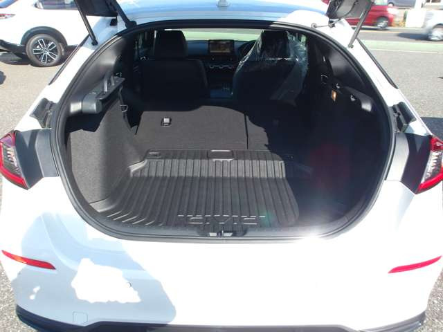 �u�W���ԗ��̐F�Ⴂ�v��u�W����ɖ����ԁv�����T�����܂���