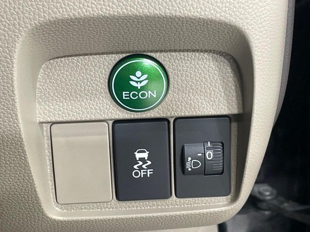 �y������h�~���u�z�ԗ��̉���������m����ƁA�����I�Ɏԗ��̐i�s������ۂ悤�Ɏԗ��𐧌䂵�܂��B�J�̓��ȂǊ���₷���H�ʏ󋵂ł����S�ȉ^�]���\�ł��B