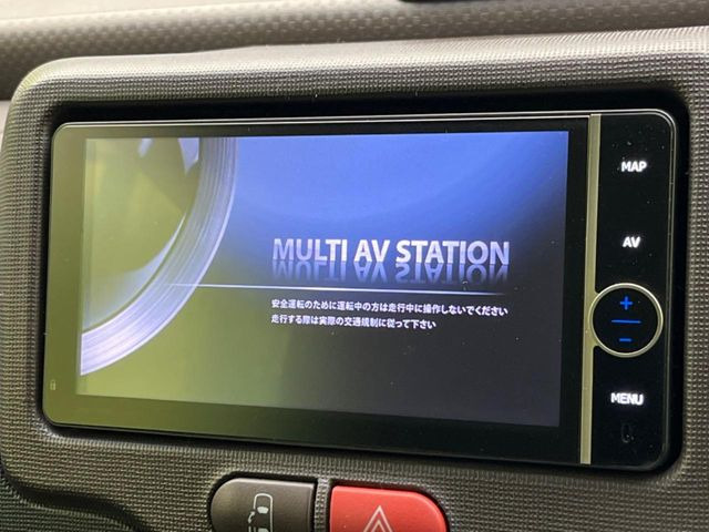 �y�����i�r�z�l�C�̏����i�r�𑕔����Ă���܂��B�i�r�̎g���₷���͂������A�I�[�f�B�I�@�\���[��!�L�����v�◷�s�͂������A�ʋ΂┃�����ȂǕ��i�̃h���C�u���y�����Ȃ�͂���