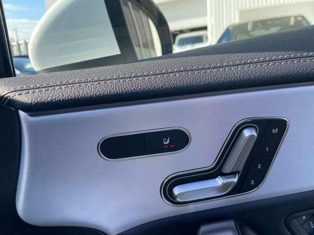 AクラスAMG A35 4マチック 4WD