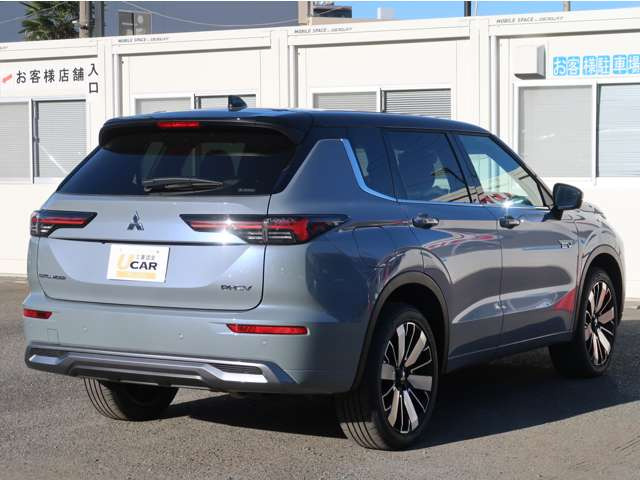 アウトランダーPHEV 2.4 P エグゼクティブ パッケージ 4WD