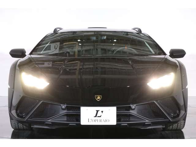 �s�����k�ȃw�b�h���C�g�f�U�C���ɂ��A��Ԃ̎��F�����m�ۂ��A��i�I�Ő������ꂽ���������ۗ������Ă��܂��B