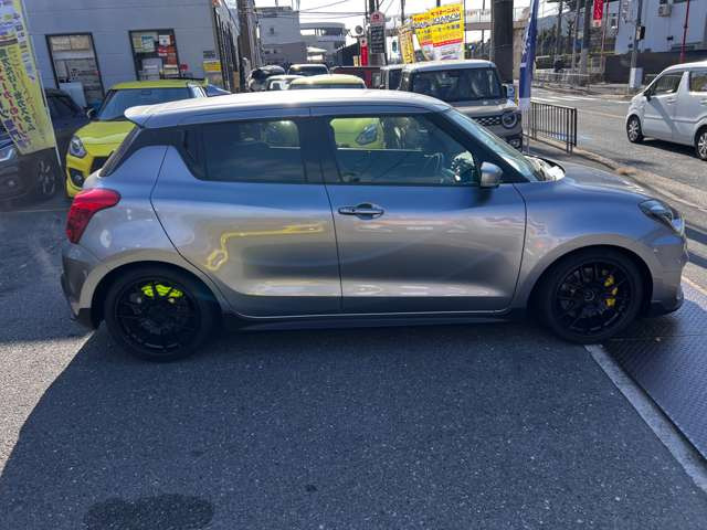 �󏭌���Z�C�t�e�B�񑕒�HKS�^�[�r��220�n�̓R���v���[�g�J���z�p�[�c�����t�O�I�[�i�[��������蔲���Ďԗ���ȏ�ɍ��zSPL�p�[�c�����؂�Ȃ��قǕt���Ďd�グ�����������Ȗ{�C��1��p�[�c300���ȏ�t���Ă܂�TEL