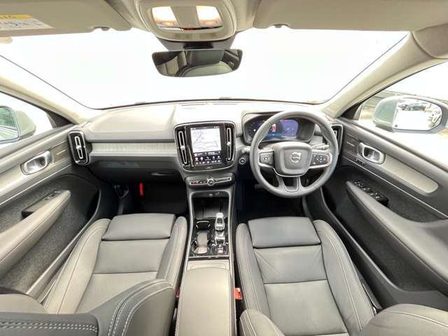 XC40ウルトラ B4 AWD 4WD