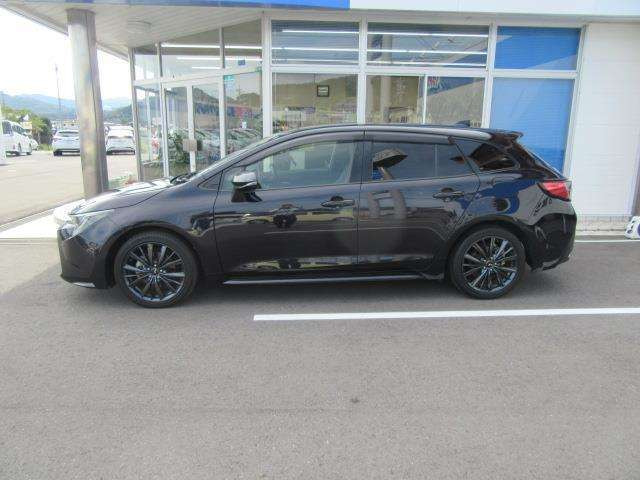 カローラツーリング1.8 ハイブリッド W×B