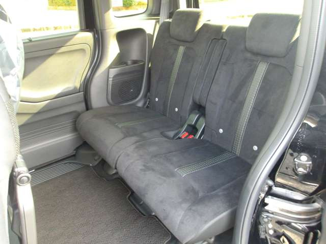 �y�������畁�ʎԁASUV�ȂǁA�o���G�e�B�[�L���Ɏ�葵���Ă���܂�!