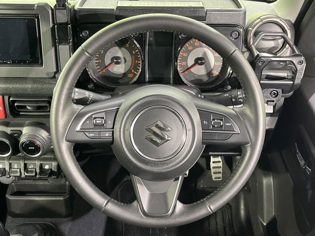 �y�����v�����X�e�A�����O�z�㎿�Ȋv���g�p���邱�ƂŁA��ɂ����������݂ƂĂ��^�]���₷���n���h���ł���