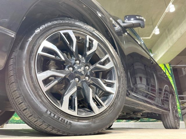 �y����18�C���`�A���~�z�C�[���z�O�ςɃ}�b�`���������A���~�z�C�[���𑕒����Ă���܂��B�e��ЊO�A���~�z�C�[����A�X�^�b�h���X�^�C�����戵�����Ă���܂��B���񂲑��k����������