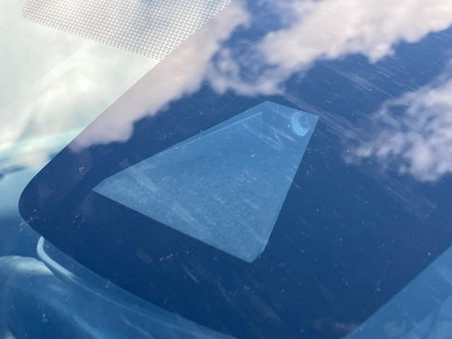 �y�g���^�Z�[�t�e�B�Z���X�z���s���ɑO���̎ԗ�����F�����A�Փ˂������Ȏ��͌x��ƃu���[�L�ŏՓˉ���Ɣ�Q�y�����A�V�X�g�B�����S�Ƀh���C�u�����y���݂��������܂��B