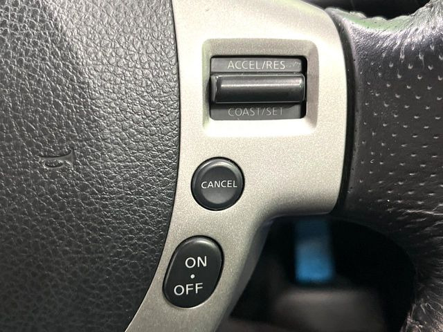 �y�N���[�Y�R���g���[���z�������H�����N���N���s�B�A�N�Z���𗣂��Ă���葬�x�ő��s���ł��A�������^�]���̕��S���y��!�����E�������ȒP�ȃX�C�b�`����Œ����ł��܂��B