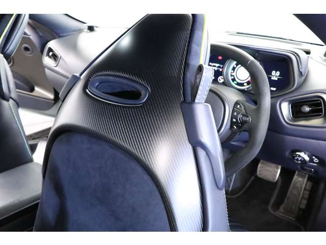 �X�|�[�c���\&times;�O�����h�c�A���[�Ƃ��ẴA�X�g���̑���𐥔񂨊y���݂�������!