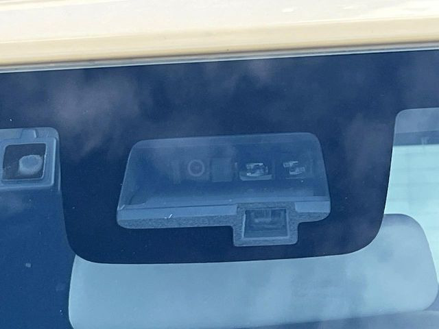 �y�X�Y�L �Z�[�t�e�B�T�|�[�g�z���s���ɑO���̎ԗ�����F�����A�Փ˂������Ȏ��͌x��ƃu���[�L�ŏՓˉ���Ɣ�Q�y�����A�V�X�g�B�����S�Ƀh���C�u�����y���݂��������܂��B