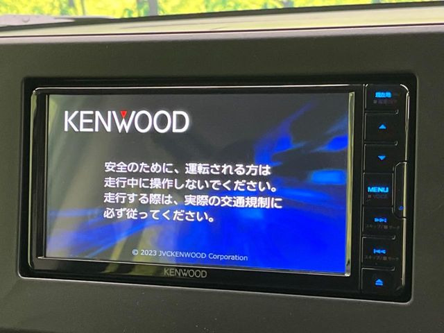 �y�����i�r�z�l�C�̏����i�r�𑕔����Ă���܂��B�i�r�̎g���₷���͂������A�I�[�f�B�I�@�\���[��!�L�����v�◷�s�͂������A�ʋ΂┃�����ȂǕ��i�̃h���C�u���y�����Ȃ�͂���