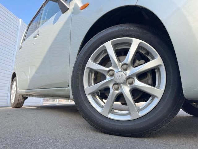 �y����14�C���`�A���~�z�C�[���z�O�ςɃ}�b�`���������A���~�z�C�[���𑕒����Ă���܂��B�e��ЊO�A���~�z�C�[����A�X�^�b�h���X�^�C�����戵�����Ă���܂��B���񂲑��k����������