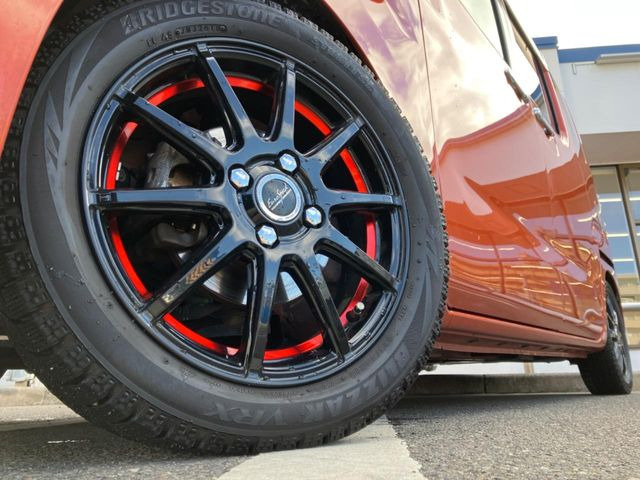 �y15�C���`�A���~�z�C�[���z�O�ςɃ}�b�`�����A���~�z�C�[���𑕒����Ă���܂��B�e��A���~�z�C�[����A�X�^�b�h���X�^�C�����戵�����Ă���܂��B���񂲑��k����������