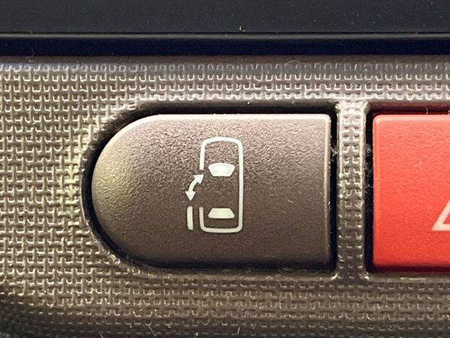 �y�p���[�X���C�h�h�A�z�X�}�[�g�L�[��^�]�Ȃ̃X�C�b�`�ŃX���C�h�h�A�̊J���\���d��������͂����ăh�A���J����K�v�������A���������q�l�ł��A�d���ו��������Ă��鎞�����N�ɊJ���߂ł��܂���