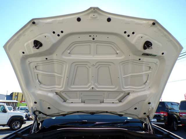 �N���J��SUV�̂ق��ɂ��A���t�@�[�h�E�G���O�����h�E�Z���i�E�X�e�b�v���S���E���H�N�V�[�E���F���t�@�C�A�E�I�f�b�Z�C�E�A���Ԃ��|���V�F�J�C�G�� �~�j�N���X�I�[�o�[�I�[��4 �L���v�e�B�o���݌ɂ��Ă���܂�