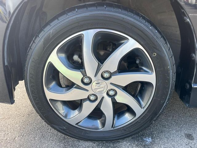 �y�����A���~�z�C�[���z�O�ςɃ}�b�`���������A���~�z�C�[���𑕒����Ă���܂��B�e��ЊO�A���~�z�C�[����A�X�^�b�h���X�^�C�����戵�����Ă���܂��B���񂲑��k����������