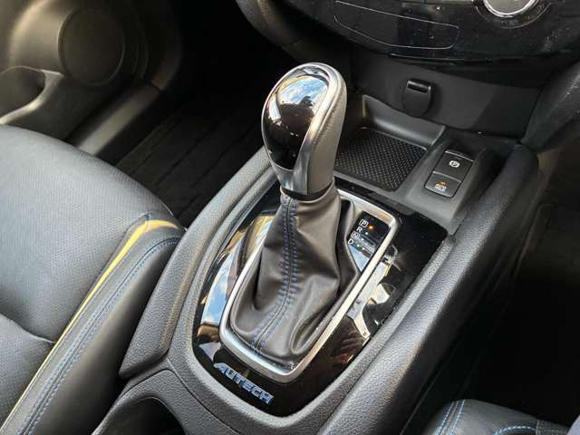 エクストレイル2.0 AUTECH iパッケージ ハイブリッド 4WD