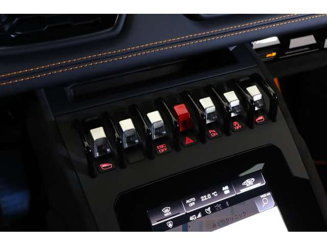 �q��@���v�킹��ANIMA�X�C�b�`�⍂���f�ނ̃p���[�E�B���h�E�ŁA���삷���т���������o���Ă���܂��B