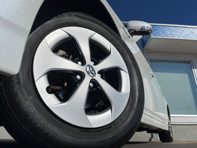 �y����15�C���`�A���~�z�C�[���z�O�ςɃ}�b�`���������A���~�z�C�[���𑕒����Ă���܂��B�e��ЊO�A���~�z�C�[����A�X�^�b�h���X�^�C�����戵�����Ă���܂��B���񂲑��k����������