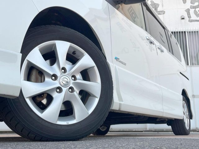 �y����16�C���`�A���~�z�C�[���z�O�ςɃ}�b�`���������A���~�z�C�[���𑕒����Ă���܂��B�e��ЊO�A���~�z�C�[����A�X�^�b�h���X�^�C�����戵�����Ă���܂��B���񂲑��k����������