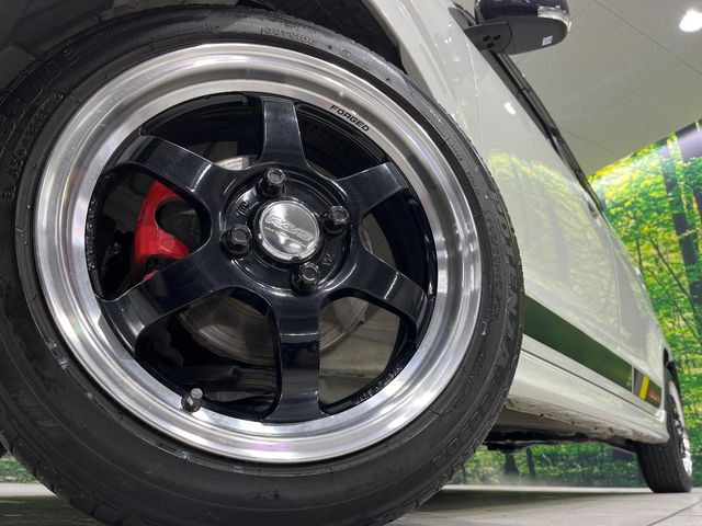 �y15�C���`�A���~�z�C�[���z�O�ςɃ}�b�`�����A���~�z�C�[���𑕒����Ă���܂��B�e��A���~�z�C�[����A�X�^�b�h���X�^�C�����戵�����Ă���܂��B���񂲑��k����������