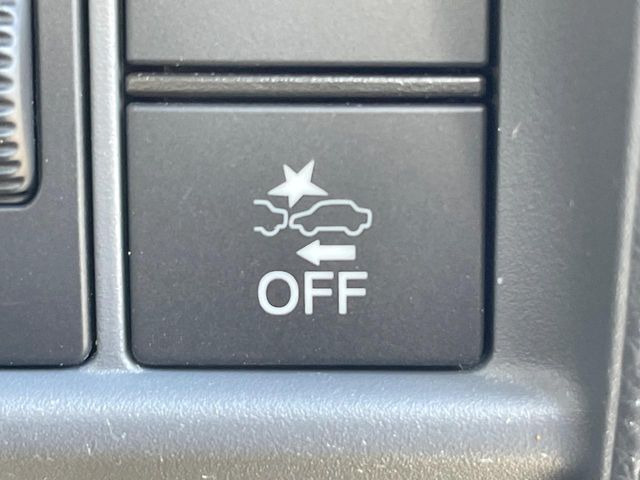 �y�z���_�Z���V���O�z���s���ɑO���̎ԗ�����F�����A�Փ˂������Ȏ��͌x��ƃu���[�L�ŏՓˉ���Ɣ�Q�y�����A�V�X�g�B�����S�Ƀh���C�u�����y���݂��������܂��B