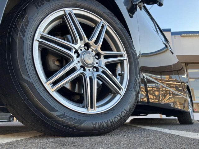 �y17�C���`�A���~�z�C�[���z�O�ςɃ}�b�`�����A���~�z�C�[���𑕒����Ă���܂��B�e��A���~�z�C�[����A�X�^�b�h���X�^�C�����戵�����Ă���܂��B���񂲑��k����������