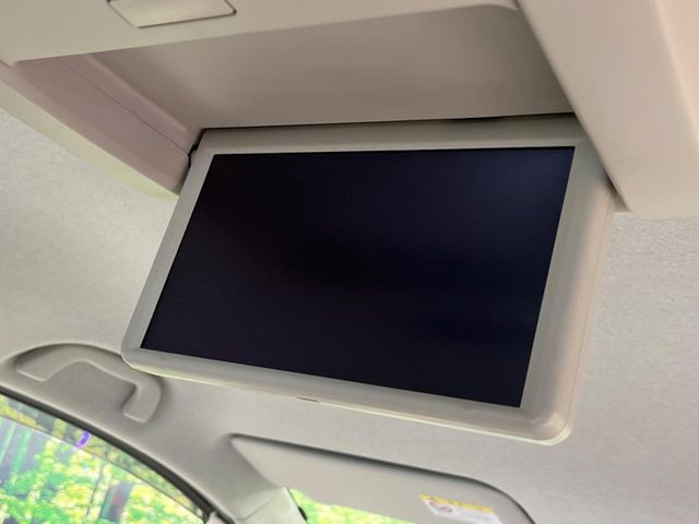 �y�����G���^�[�e�C�������g�V�X�e���z��Ȃɂ�����̕����喞���́A�l�C���[�J�[�I�v�V�����𑕔��B��p�̉����V�X�e���ƁA���ʂ̃��j�^�[�ňړ�����DVD�������y���݂��������܂��B