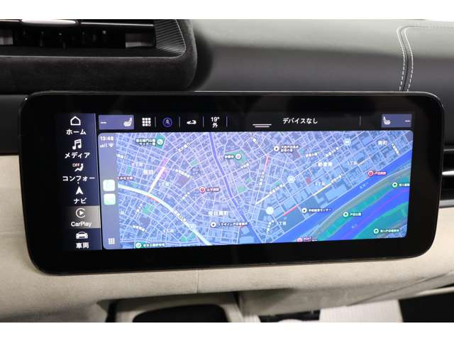 Apple CarPlay�ɑΉ����Ă���AiPhone��ڑ����邱�ƂŁA�i�r�Q�[�V�����A���y�A���b�Z�[�W�A�ʘb�Ȃǂ̋@�\���ԓ��f�B�X�v���C�Œ����I�ɑ���\�ł��B���S���Ɨ��֐��𗼗����A���K�ȃh���C�u���T�|�[�g���܂��B