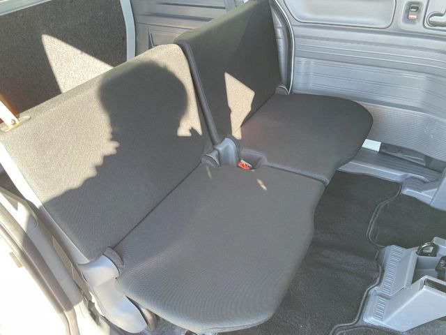 �L�X�Ƃ���2��ڃV�[�g�͋��Z���������A���S�n�����K!�F�B��Ƒ��Ƃ̂��o�����ɂ҂�����ł��B�x�r�[�V�[�g��`���C���h�V�[�g�g�p�������K�ɂ��߂�������������\���ȋ�Ԃ��m�ۂ��Ă��܂��B