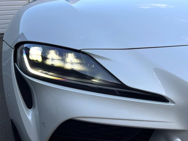 �y�O��LED�w�b�h���C�g�z�X�^�C���b�V���Ȍ����ڂ̎O��LED�w�b�h���C�g�𑕔���X�^�C�������łȂ��A��Ԃ̑��s�����E�ǍD�ň��S���Ă���肢�������܂��B