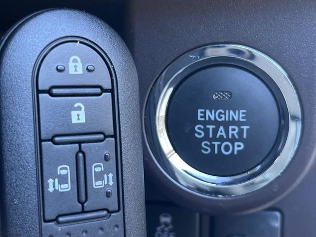 �y�X�}�[�g�L�[�z�J�o����|�P�b�g�ɓ��ꂽ�܂܂ł��h�A�̎{���E�������\�ȃX�}�[�g�L�[�𑕔��B�G���W���̃I���E�I�t�����J�M�����o���K�v����������Ƃ��Ă��֗��ł���