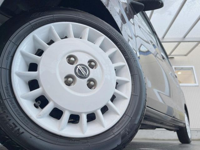 �y����14�C���`�A���~�z�C�[���z�O�ςɃ}�b�`���������A���~�z�C�[���𑕒����Ă���܂��B�e��ЊO�A���~�z�C�[����A�X�^�b�h���X�^�C�����戵�����Ă���܂��B���񂲑��k����������