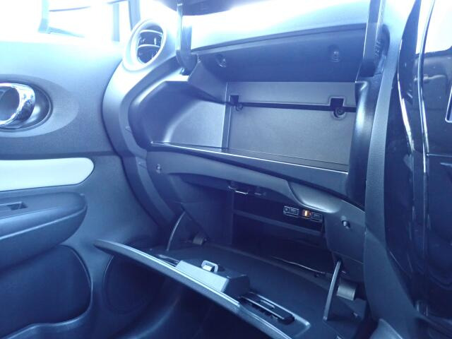 ����ȑO�ɂ͎Ԍ��ؓ��ꓙ���ވꎮ�����[�ł���O���[�u�{�b�N�X���������܂��B