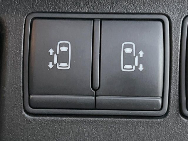 �y�����p���[�X���C�h�h�A�z�X�}�[�g�L�[��^�]�Ȃ̃X�C�b�`�Ō�ȗ����X���C�h�h�A�̊J���\���d��������͂����ăh�A���J����K�v�������A�����Ȃ��q�l�ł��ȒP�ɊJ���߂ł����K�ł���