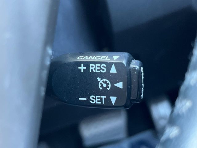 �y�N���[�Y�R���g���[���z�������H�����N���N���s�B�A�N�Z���𗣂��Ă���葬�x�ő��s���ł��A�������^�]���̕��S���y��!�����E�������ȒP�ȃX�C�b�`����Œ����ł��܂��B