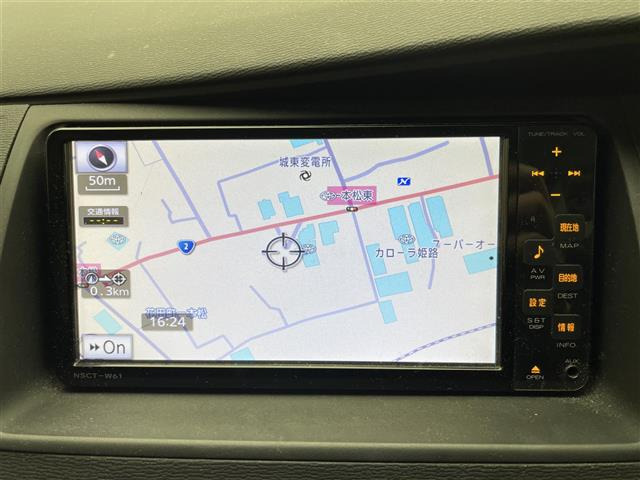 アイシス1.8 プラタナ Vセレクション ホワイト インテリア パッケージ